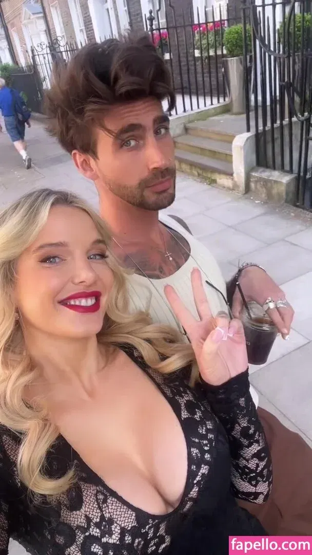 Helen Flanagan Onlyfans Photo Gallery 