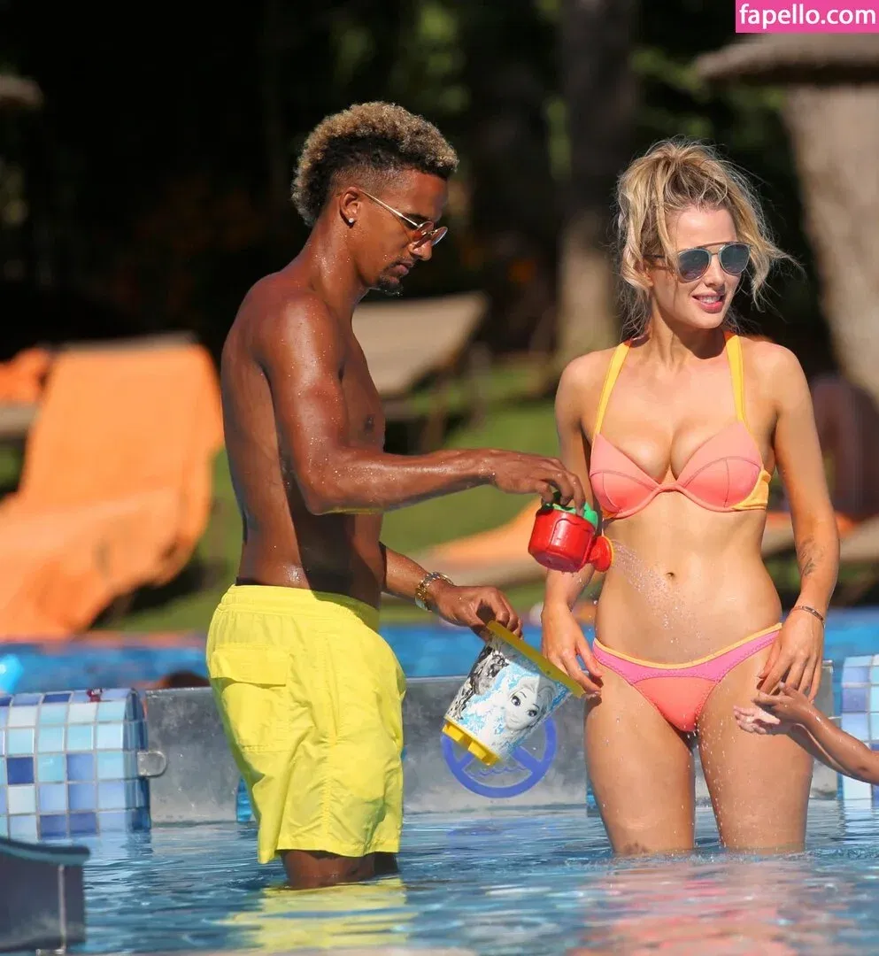 Helen Flanagan Onlyfans Photo Gallery 