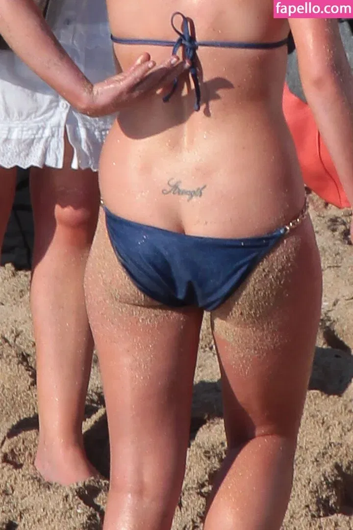 Helen Flanagan Onlyfans Photo Gallery 