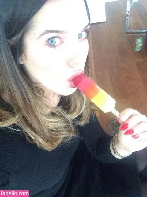 Helen Flanagan Onlyfans Photo Gallery 