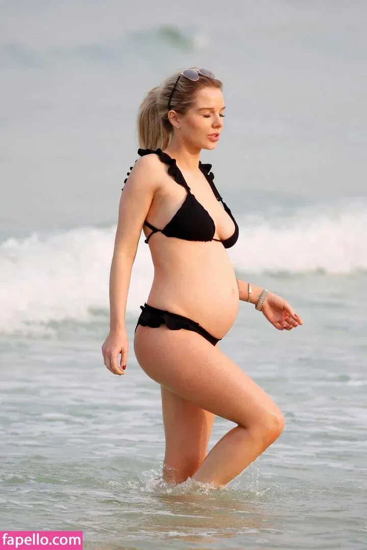 Helen Flanagan Onlyfans Photo Gallery 