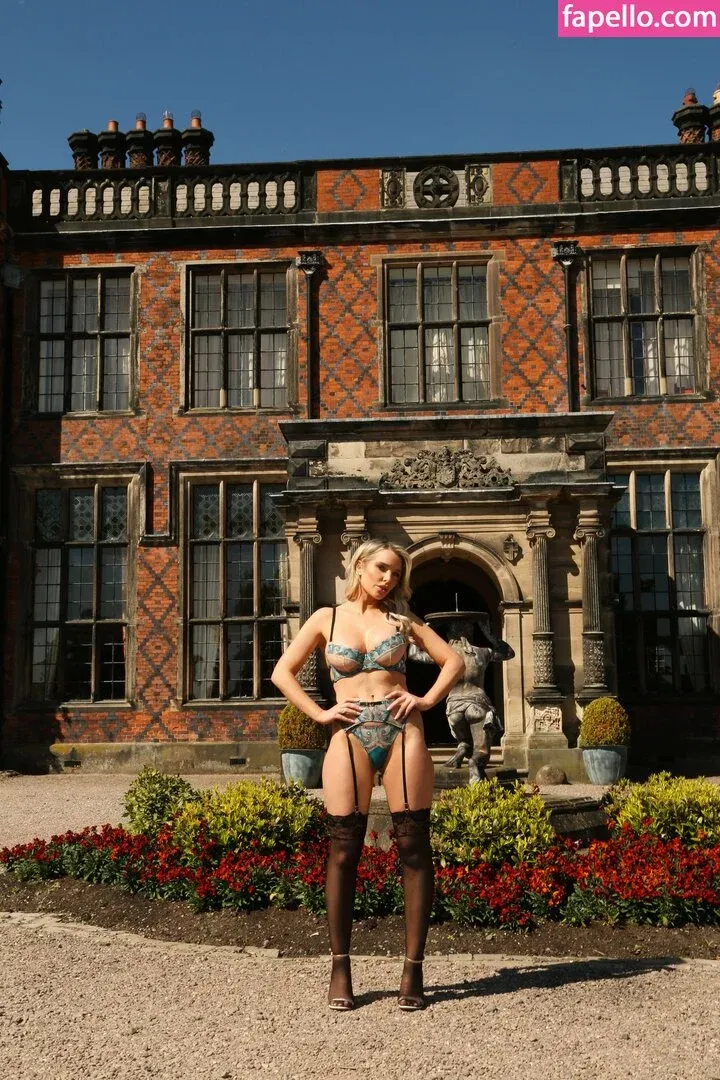 Helen Flanagan Onlyfans Photo Gallery 