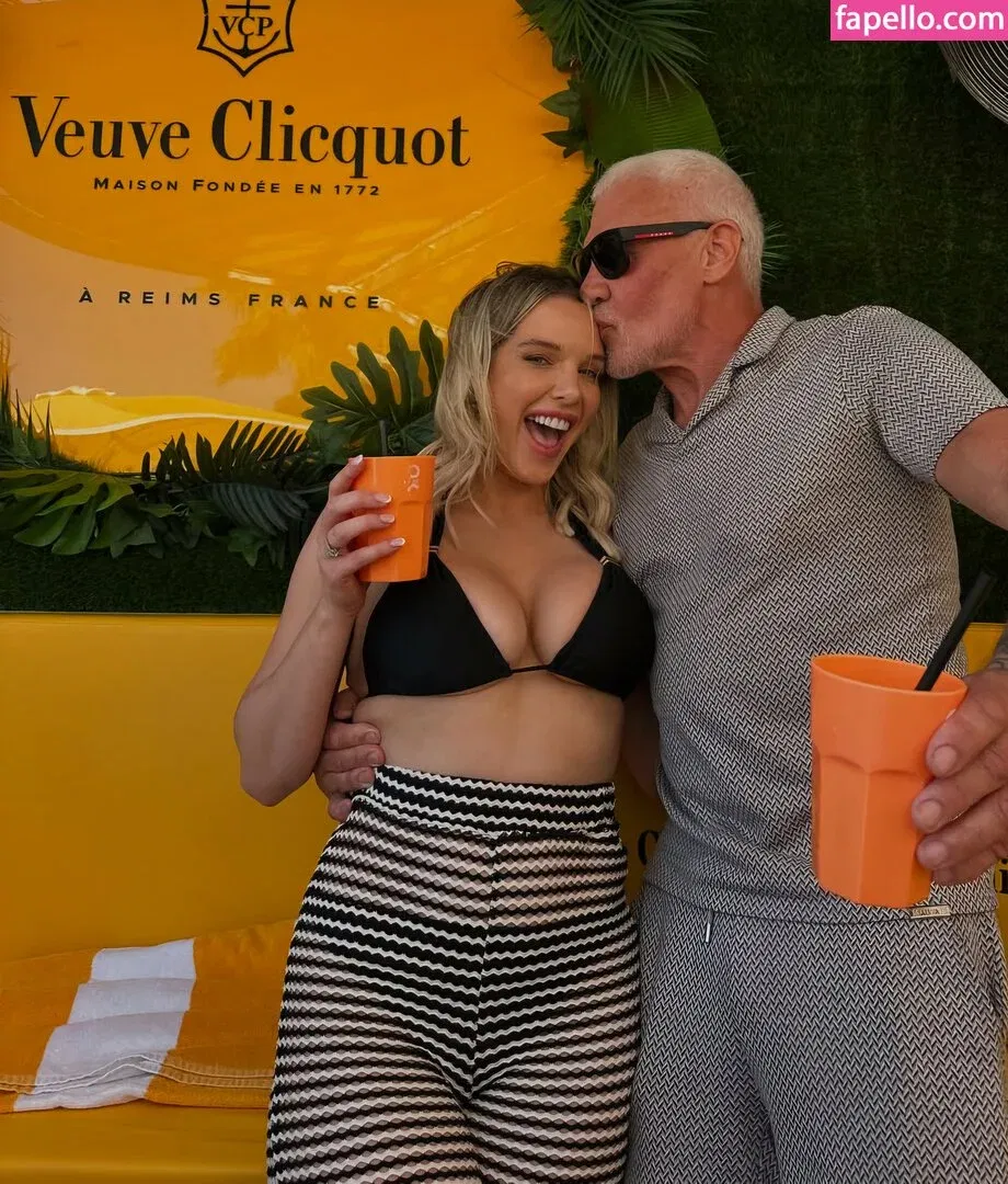 Helen Flanagan Onlyfans Photo Gallery 