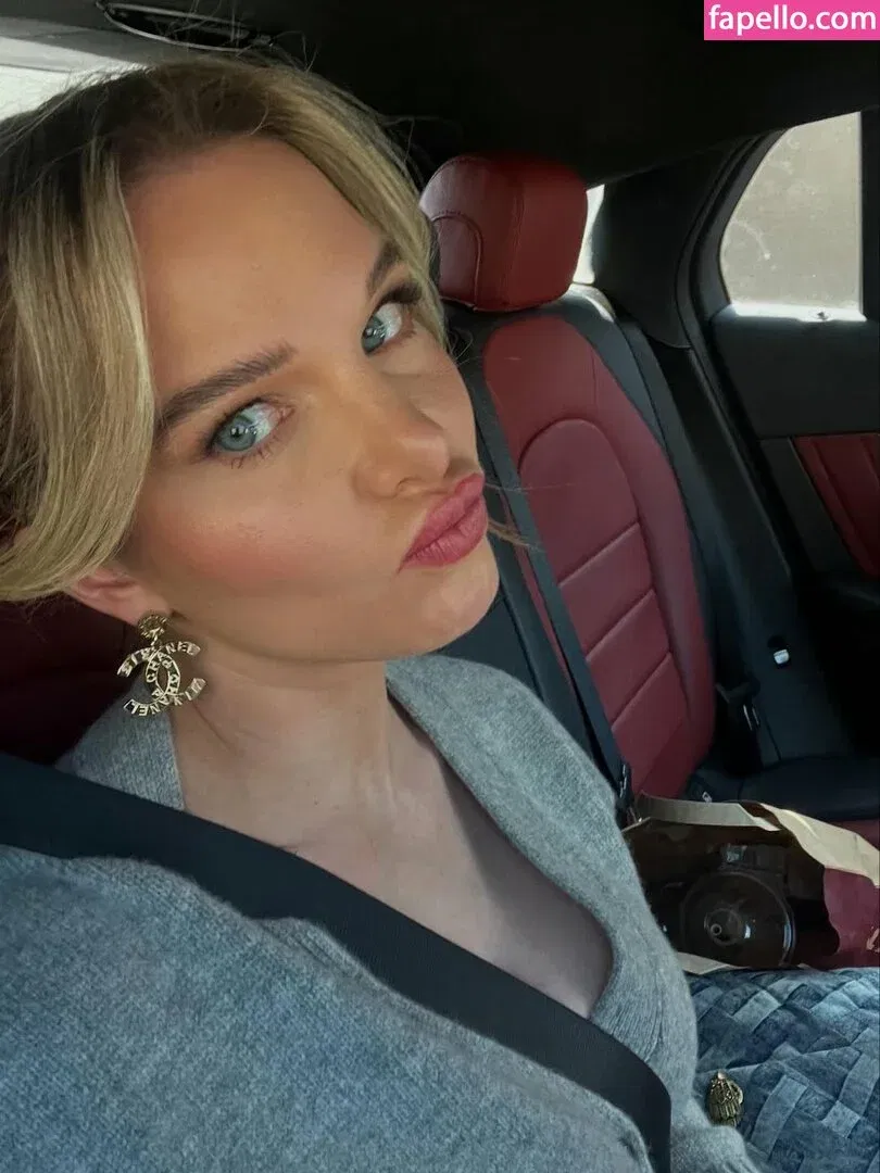 Helen Flanagan Onlyfans Photo Gallery 