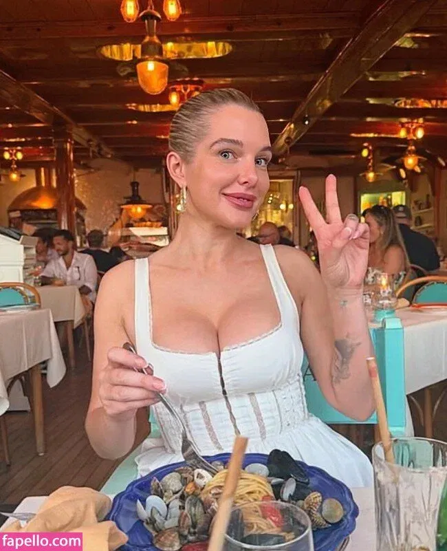 Helen Flanagan Onlyfans Photo Gallery 