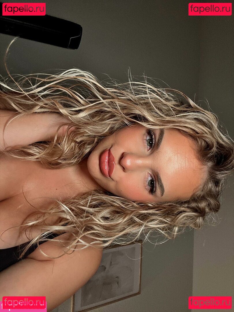 Anna Kewish Nude Onlyfans Photo 15