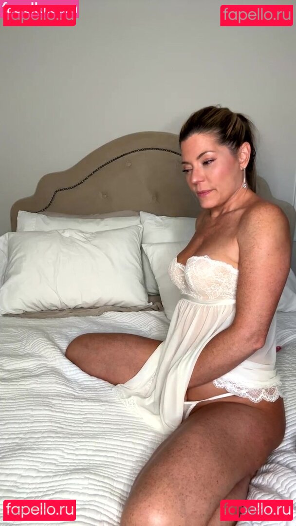 Sarah Clayton Nude Onlyfans Photo 36