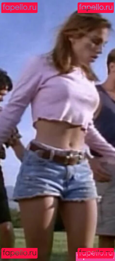 Amy Jo Johnson Nude Onlyfans Photo 21
