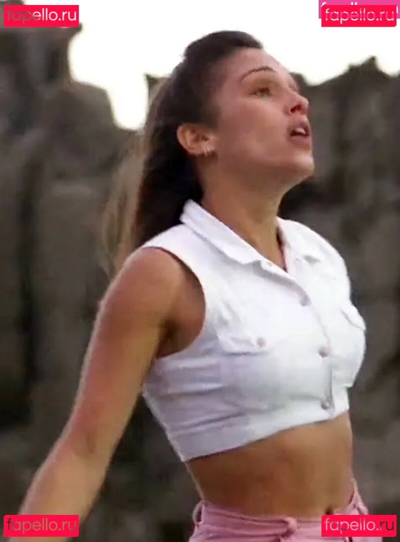 Amy Jo Johnson Nude Onlyfans Photo 18
