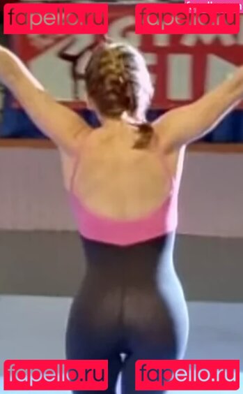 Amy Jo Johnson Nude Onlyfans Photo 9