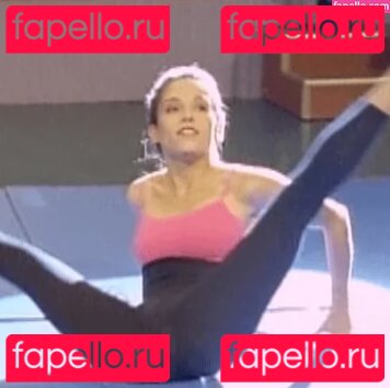 Amy Jo Johnson Nude Onlyfans Photo 8