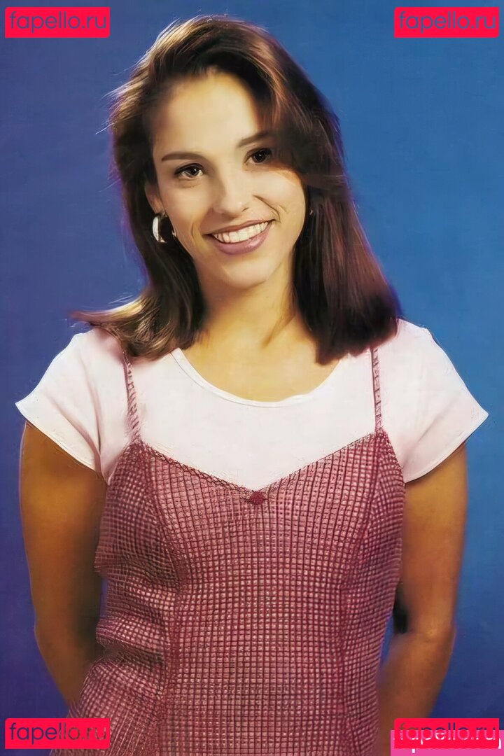 Amy Jo Johnson Nude Onlyfans Photo 6