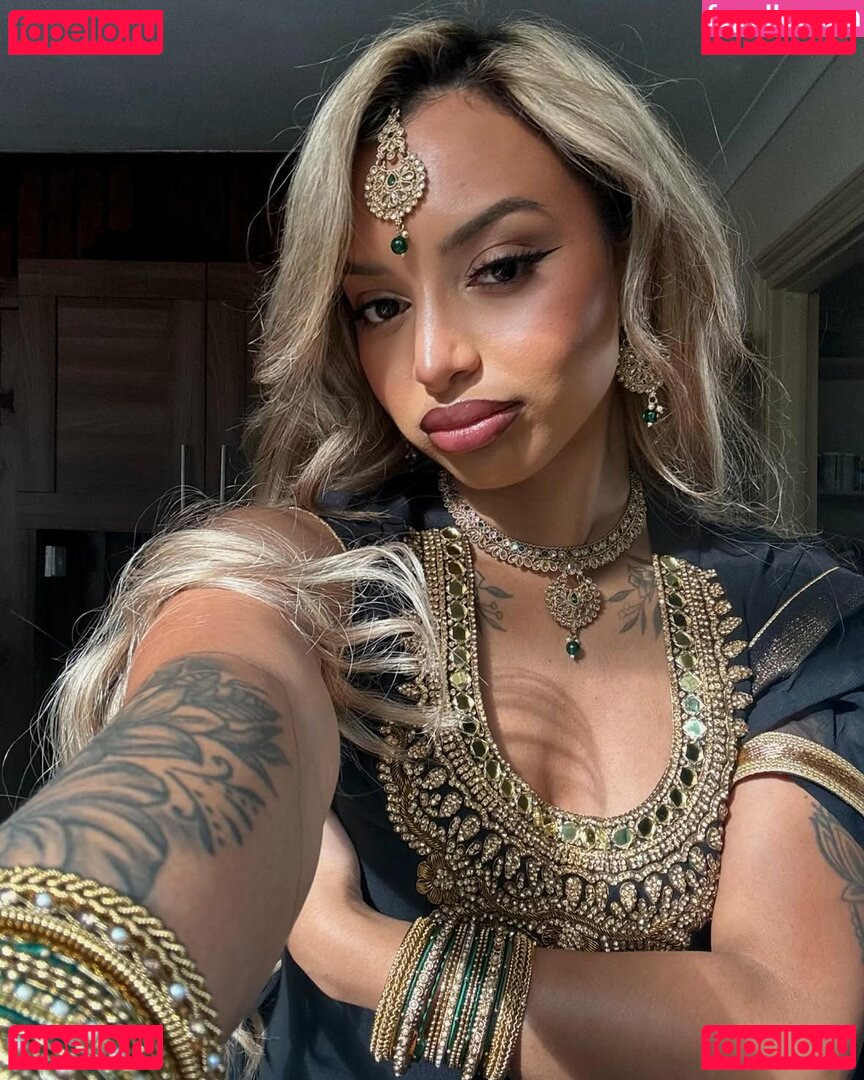 Bangladeshi Nude Onlyfans Photo 5