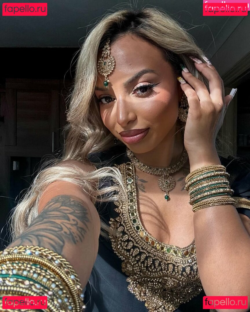Bangladeshi Nude Onlyfans Photo 3