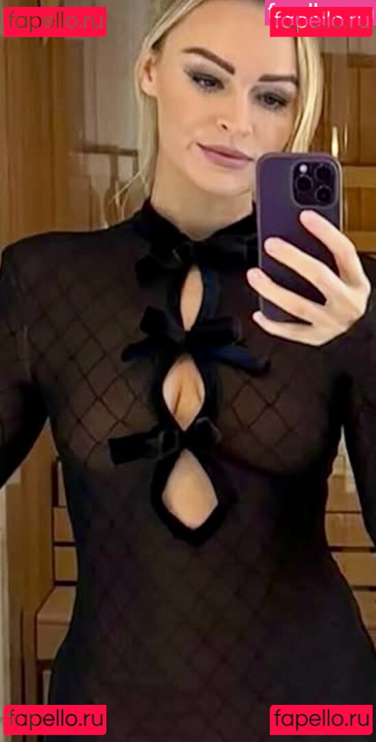 Laura Woods Nude Onlyfans Photo 10