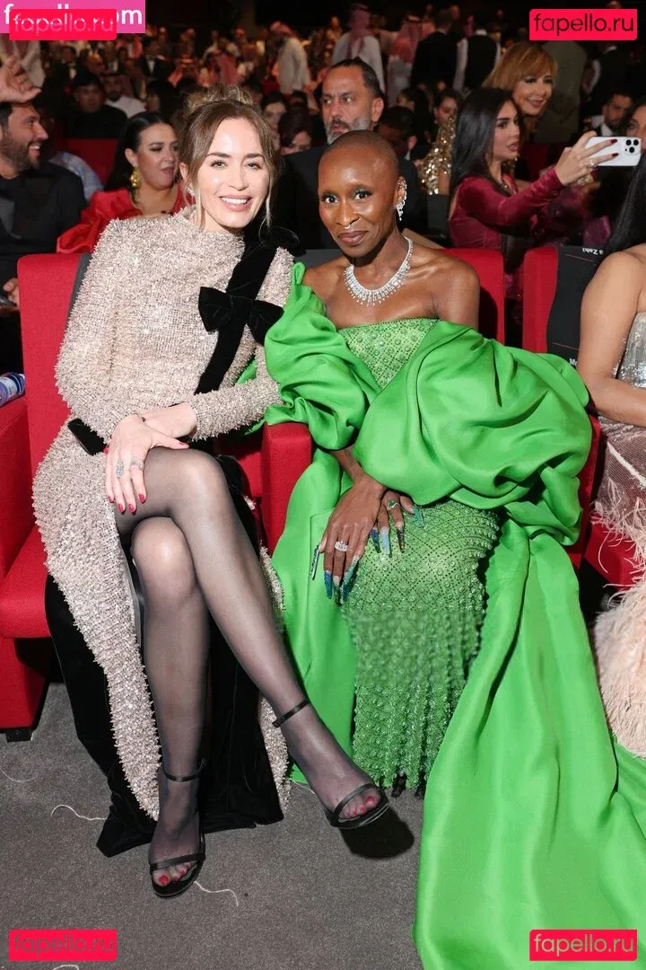 twogirlsoneblunt Onlyfans Photo Gallery 