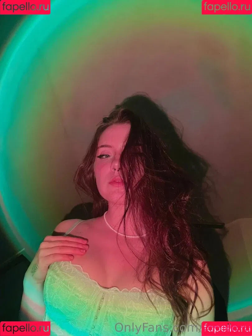 alyalore Onlyfans Photo Gallery 