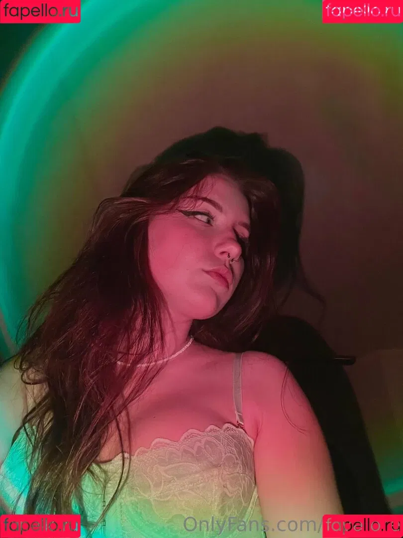 alyalore Onlyfans Photo Gallery 