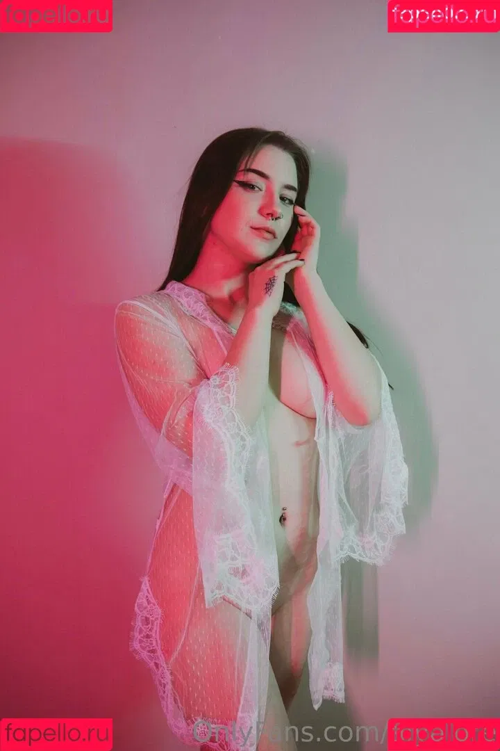 alyalore Onlyfans Photo Gallery 