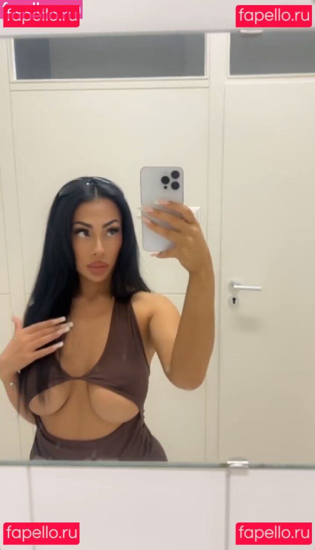 reealmina Nude Onlyfans Photo 14