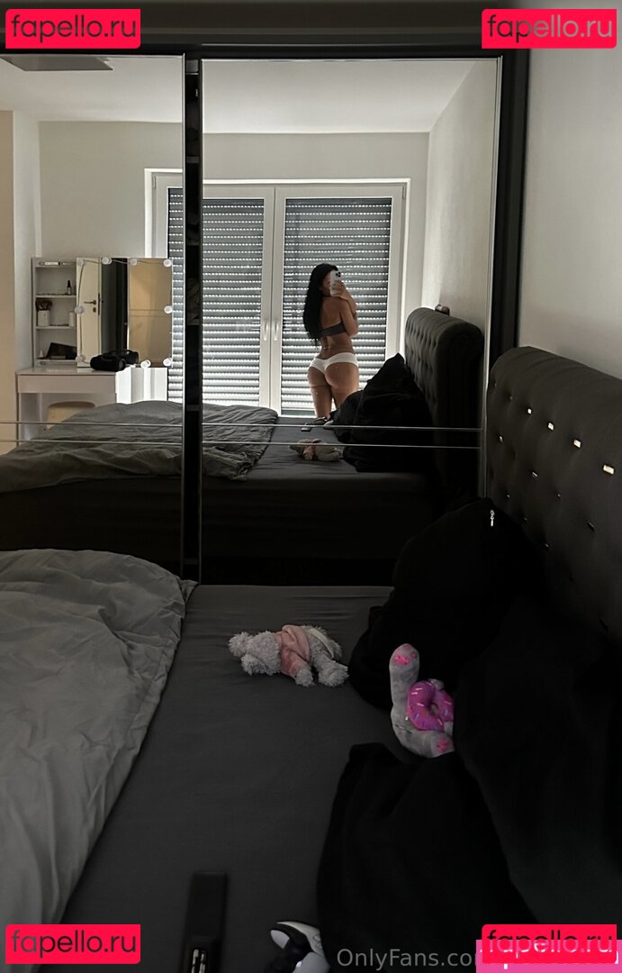 reealmina Nude Onlyfans Photo 8