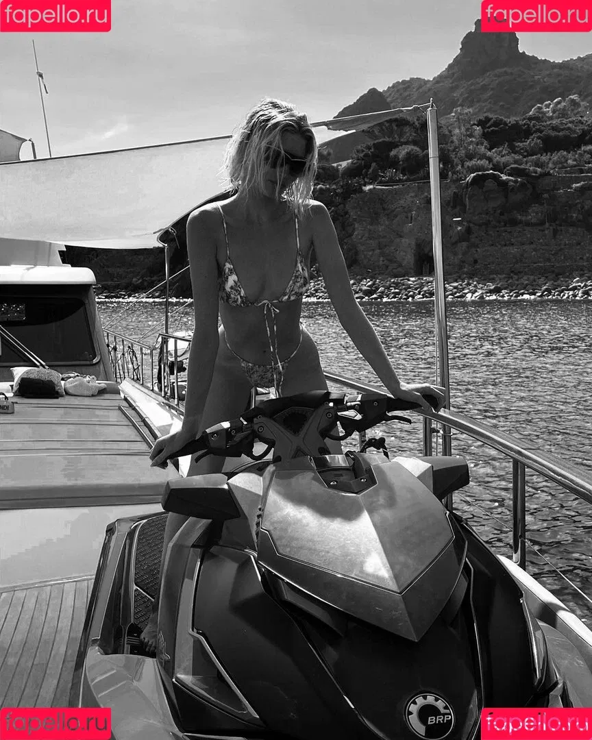 Elsa Hosk Onlyfans Photo Gallery 