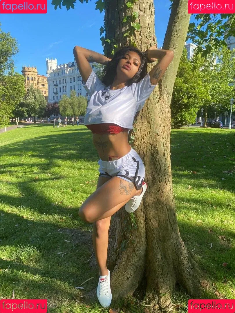 TinaFire Onlyfans Photo Gallery 