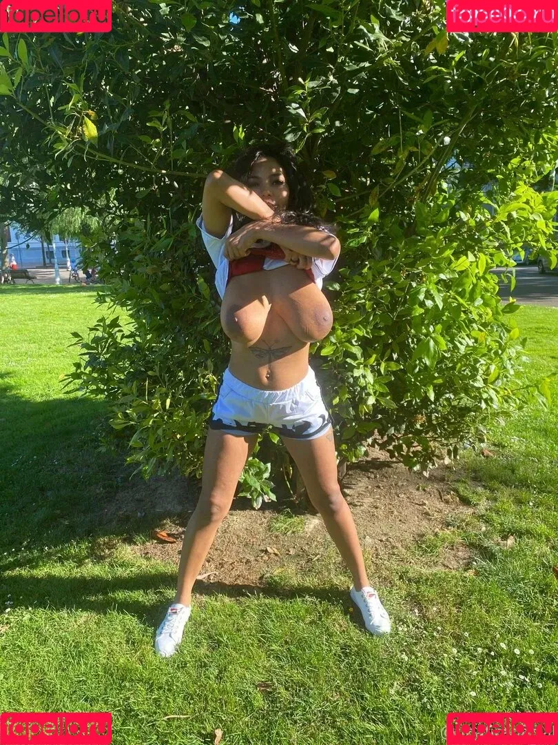TinaFire Onlyfans Photo Gallery 