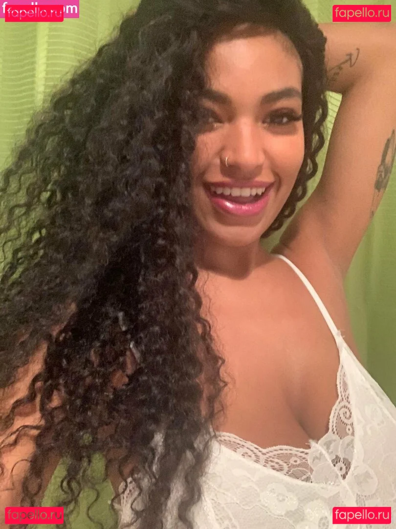 TinaFire Onlyfans Photo Gallery 