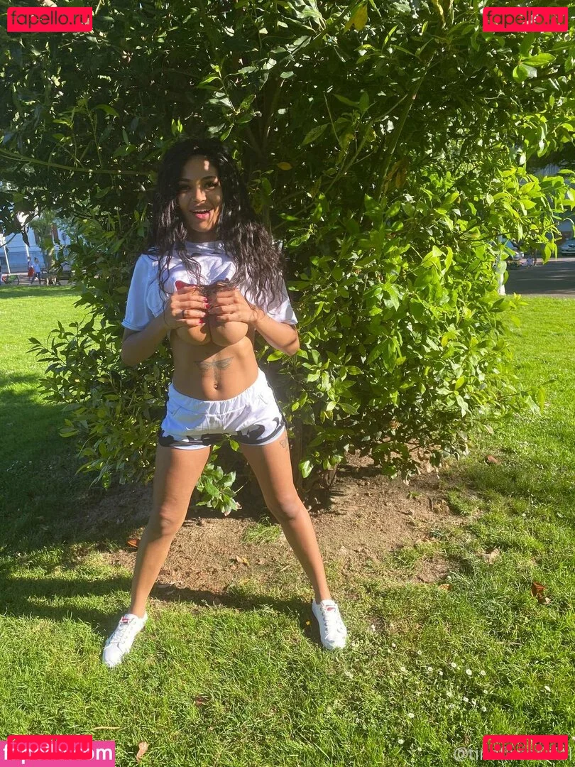 TinaFire Onlyfans Photo Gallery 