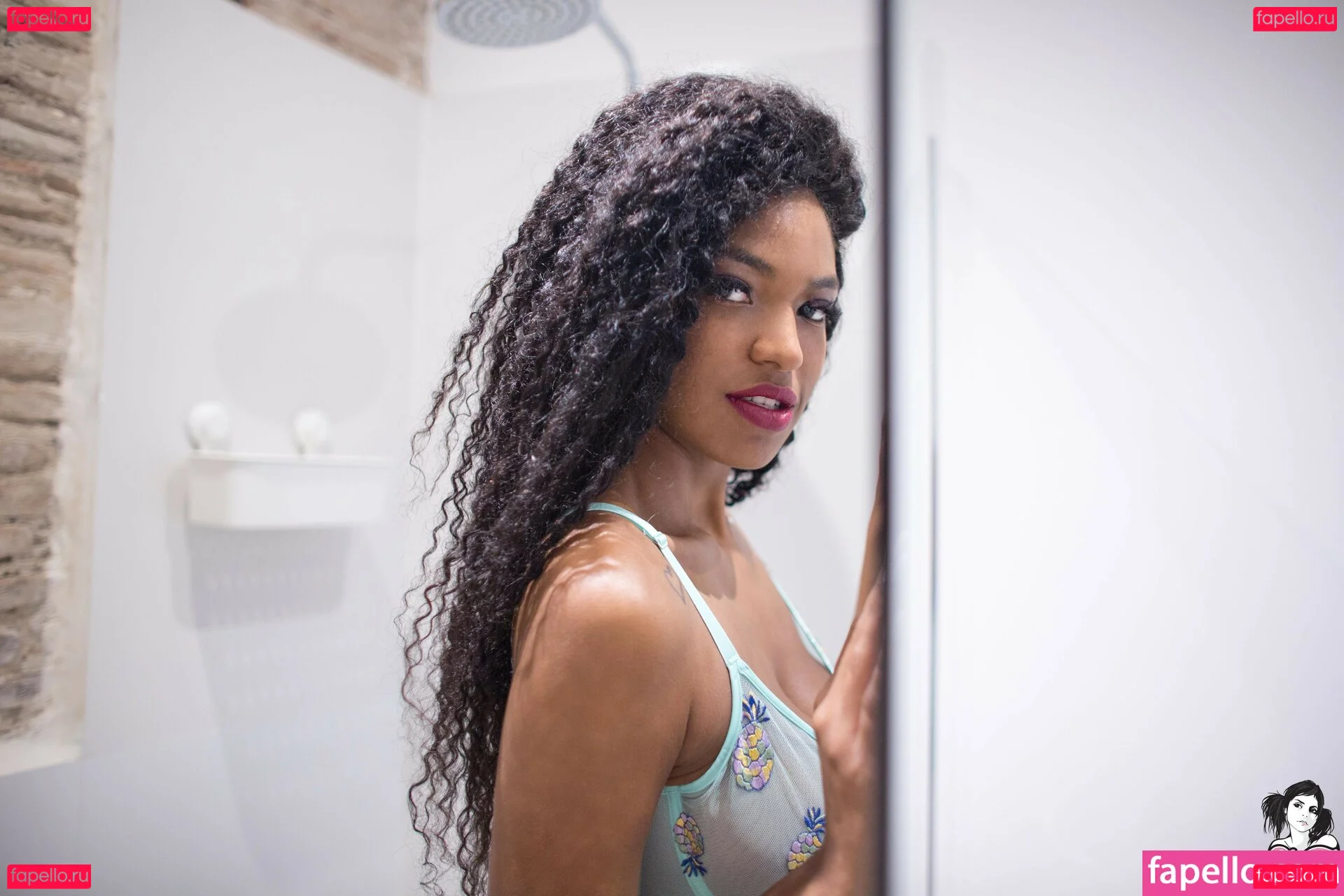 TinaFire Onlyfans Photo Gallery 