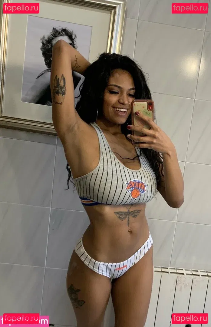 TinaFire Onlyfans Photo Gallery 