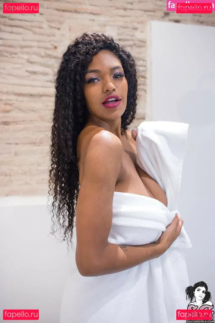 TinaFire Onlyfans Photo Gallery 