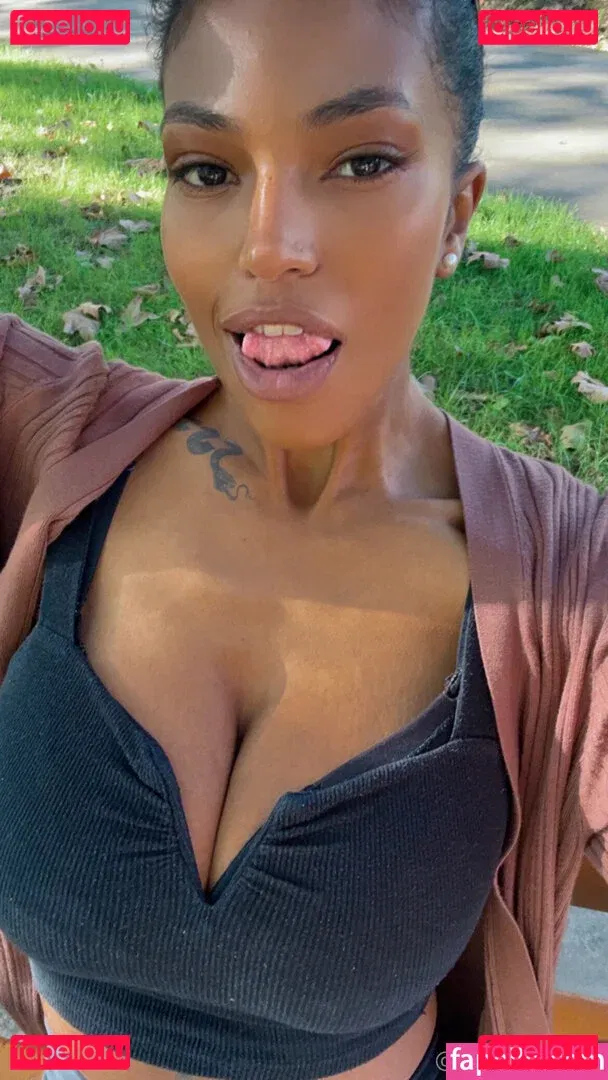 TinaFire Onlyfans Photo Gallery 