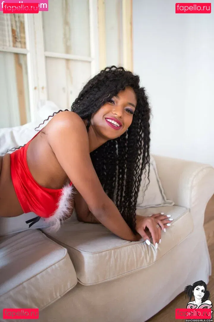 TinaFire Onlyfans Photo Gallery 