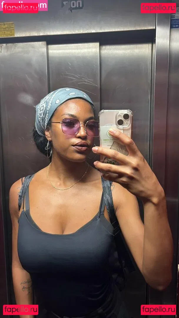 TinaFire Onlyfans Photo Gallery 