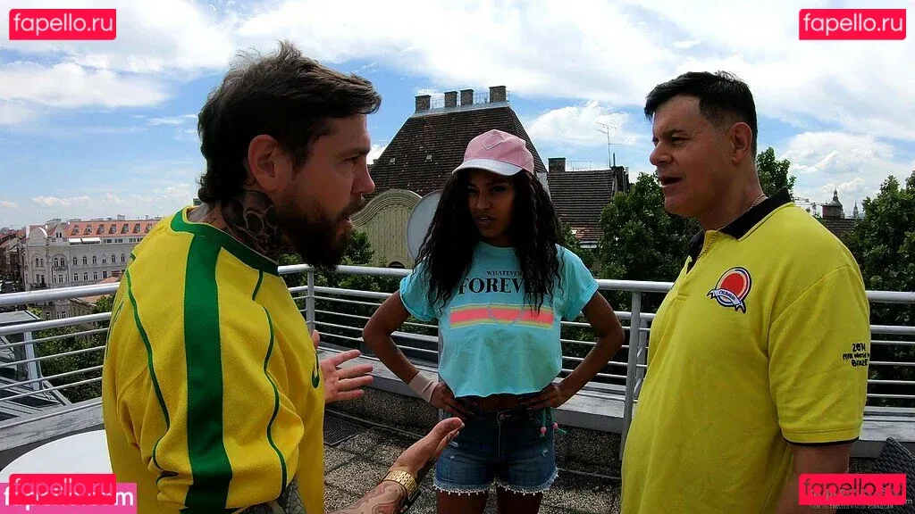 TinaFire Onlyfans Photo Gallery 