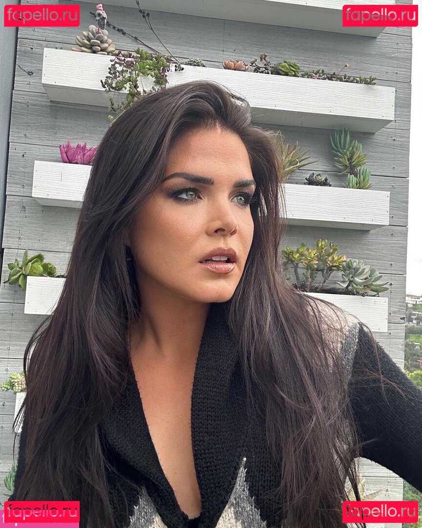 Marie Avgeropoulos Nude Onlyfans Photo 48