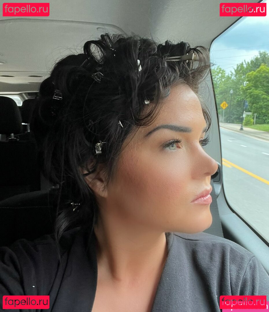 Marie Avgeropoulos Nude Onlyfans Photo 37