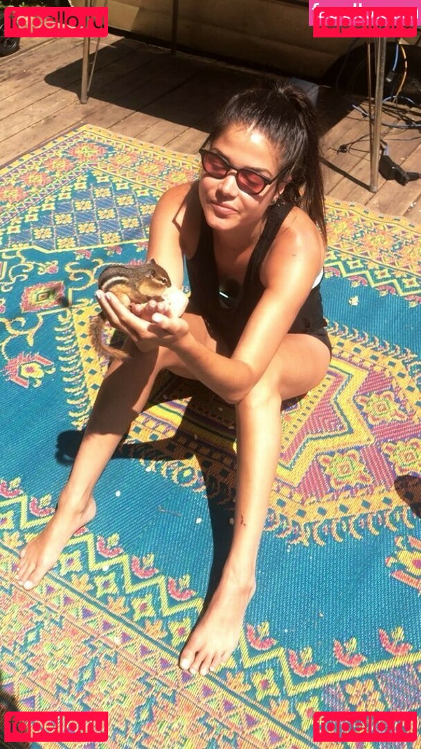 Marie Avgeropoulos Nude Onlyfans Photo 14