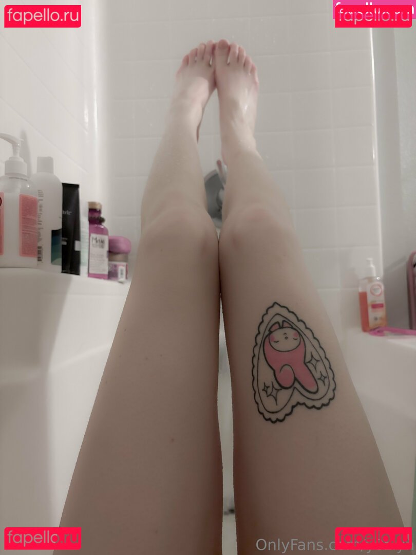 y0zlyn Nude Onlyfans Photo 16