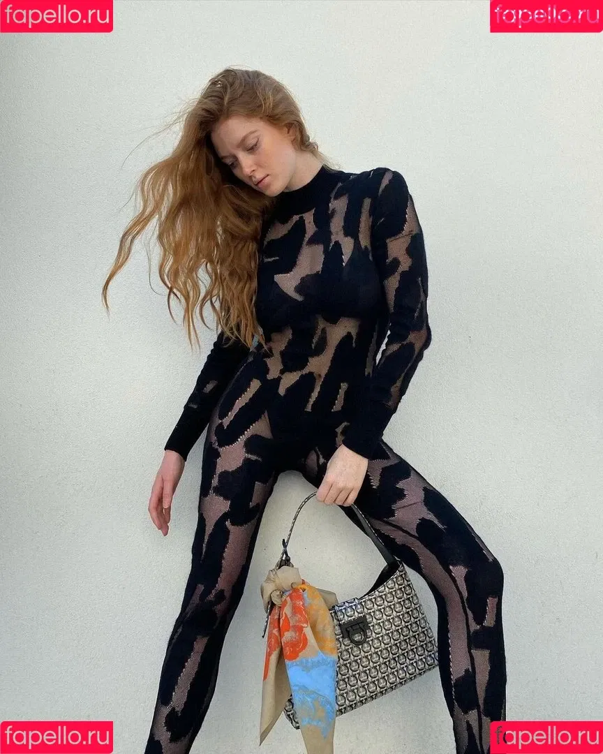Larsen Thompson Onlyfans Photo Gallery 