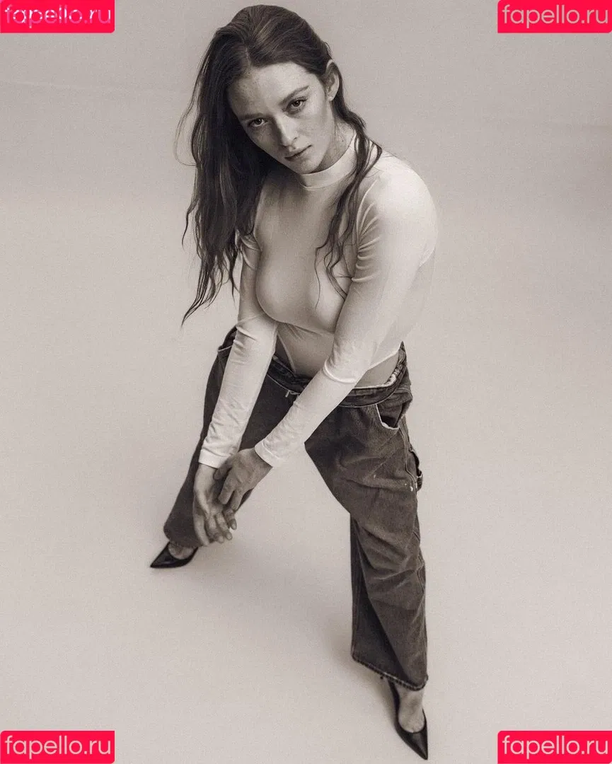 Larsen Thompson Onlyfans Photo Gallery 