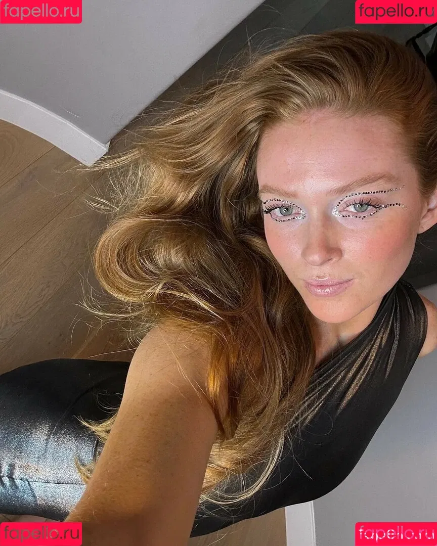 Larsen Thompson Onlyfans Photo Gallery 