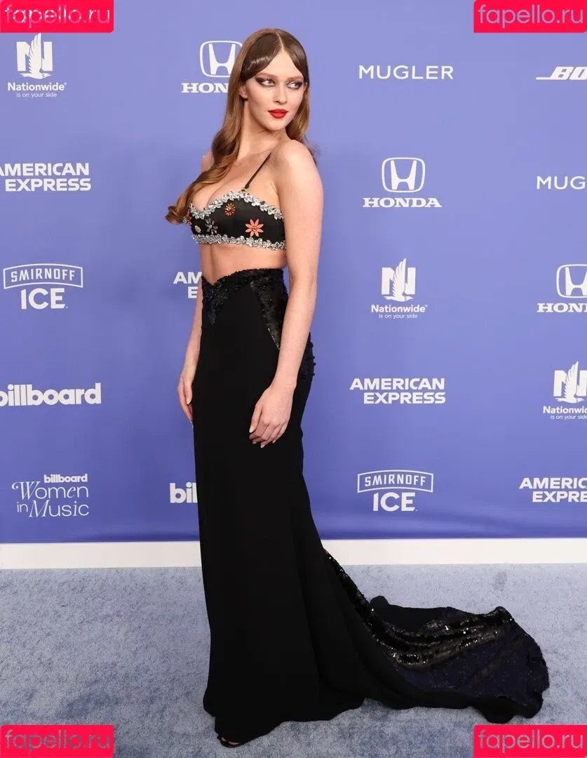 Larsen Thompson Onlyfans Photo Gallery 