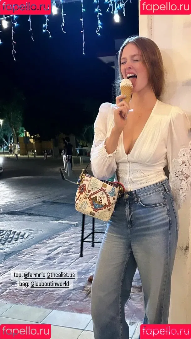 Larsen Thompson Onlyfans Photo Gallery 