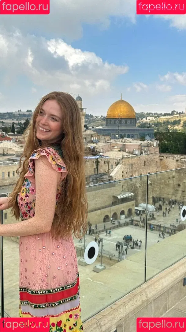 Larsen Thompson Onlyfans Photo Gallery 