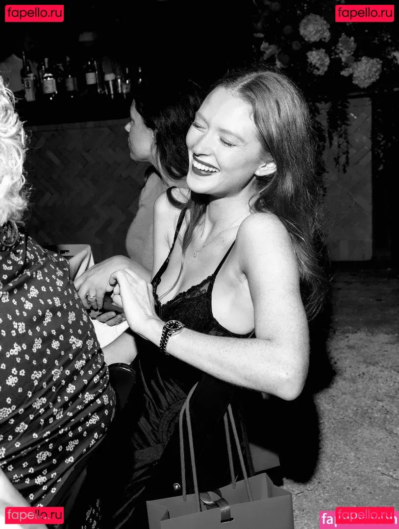 Larsen Thompson Onlyfans Photo Gallery 