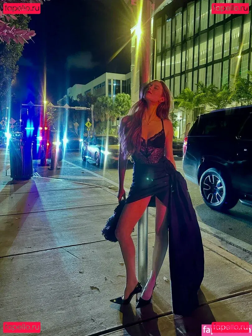 Larsen Thompson Onlyfans Photo Gallery 