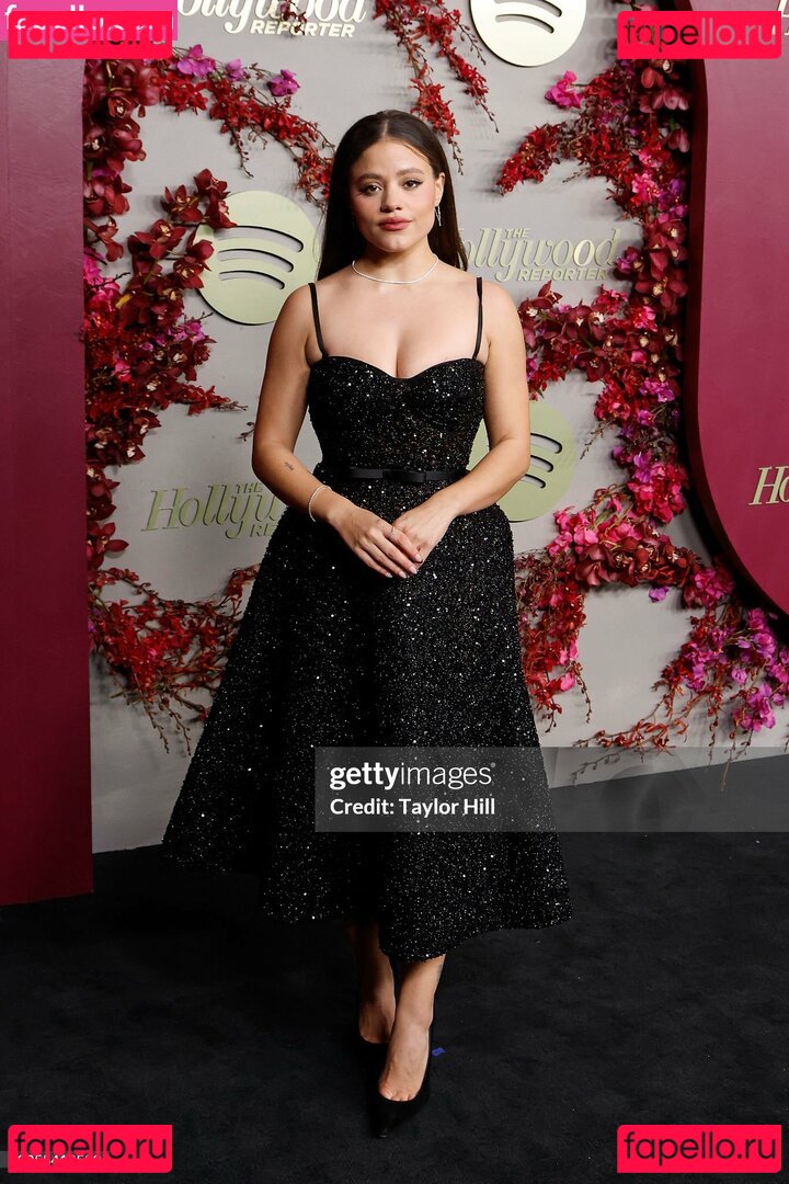 Sarah Jeffery Nude Onlyfans Photo 8